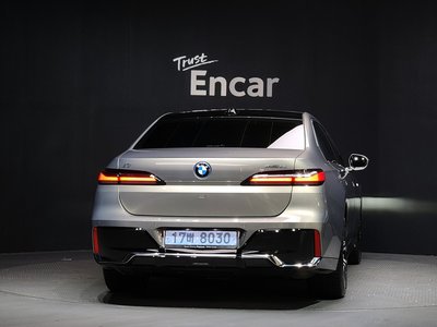BMW I7 - 4