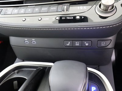 صورة مصغرة 14 لـ 2025 Lexus LS