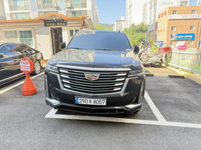 CADILLAC ESCALADE - 1