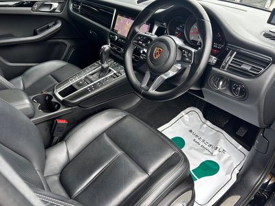 2021 Porsche MACAN thumbnail 13