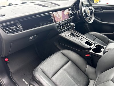 2021 Porsche MACAN thumbnail 15