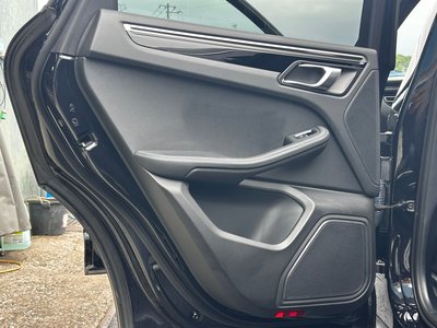 2021 Porsche MACAN thumbnail 48