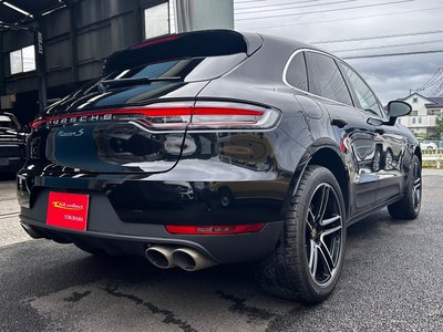 2021 Porsche MACAN thumbnail 39