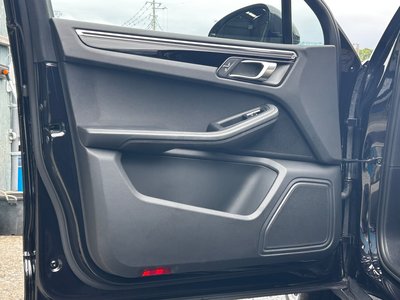2021 Porsche MACAN thumbnail 47