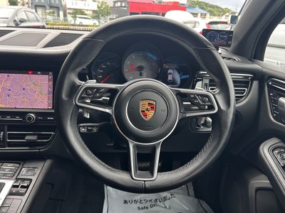2021 Porsche MACAN thumbnail 22