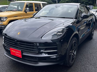 2021 Porsche MACAN photo 3