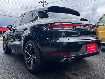 2021 Porsche MACAN thumbnail 40