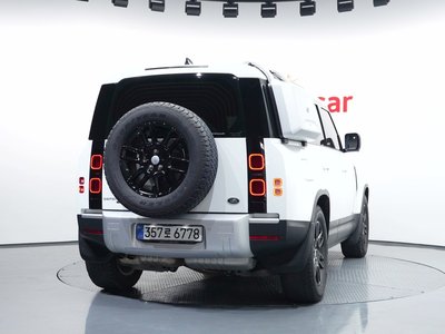 LAND ROVER DEFENDER - 4