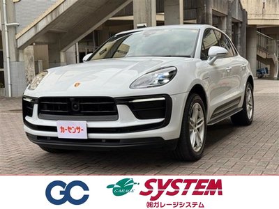 PORSCHE MACAN - 2