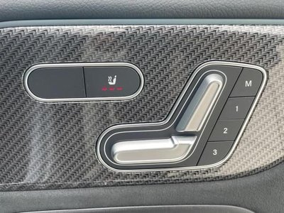 2025 Mercedes-BENZ GLB photo 8