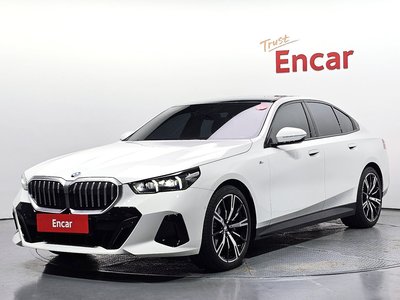 BMW 5 SERIES - 1