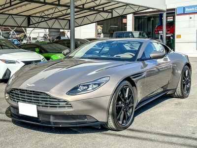 ASTON MARTIN DB11