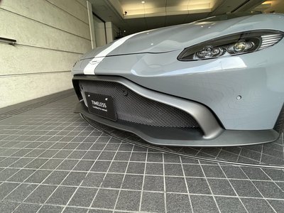 ASTON MARTIN VANTAGE - 9