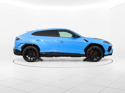LAMBORGHINI URUS - 4