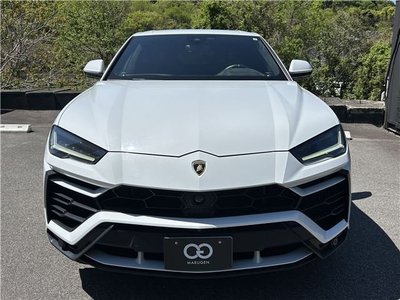 LAMBORGHINI URUS - 2