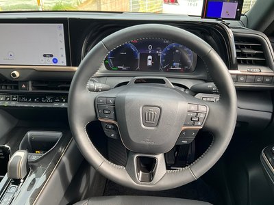 2025 Toyota CROWN SPORT thumbnail 13