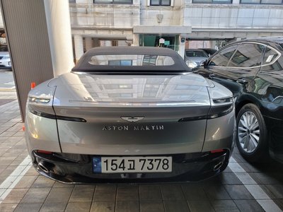 ASTON MARTIN DB11 - 2