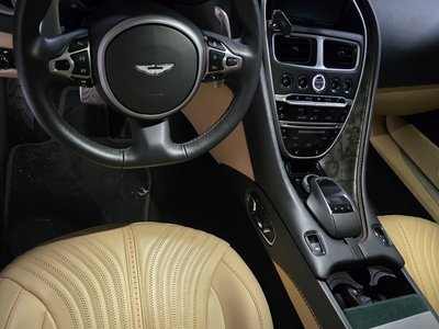 ASTON MARTIN DB11 - 9