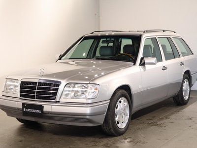 1995 Mercedes-BENZ E-CLASS 照片 2