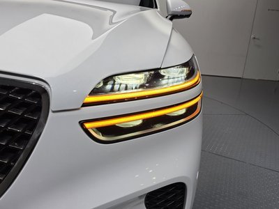 2023 Genesis GV70 photo 9