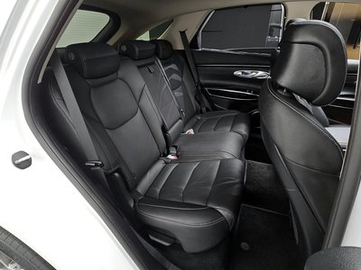 صورة مصغرة 17 لـ 2023 Genesis GV70