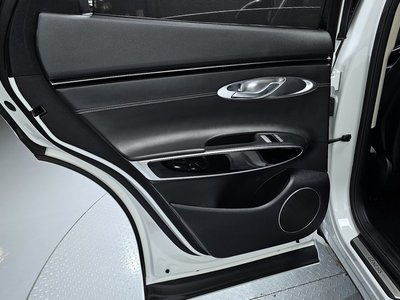 صورة مصغرة 15 لـ 2023 Genesis GV70