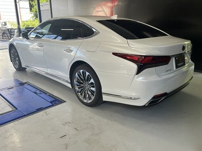 صورة 9 لـ 2021 Lexus LS