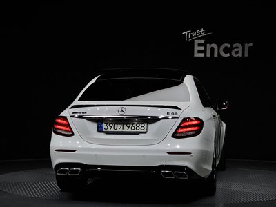 MERCEDES-BENZ E-CLASS - 4