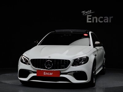 MERCEDES-BENZ E-CLASS - 2