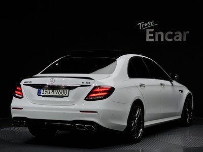 MERCEDES-BENZ E-CLASS - 3