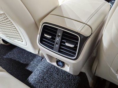 2020 Genesis THE NEW G70 — миниатюра 31