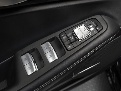 2020 Genesis G90 thumbnail 32