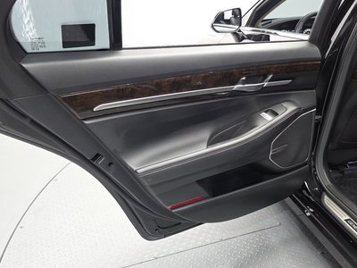 2020 Genesis G90 thumbnail 15