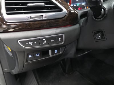 2020 Genesis G90 thumbnail 25
