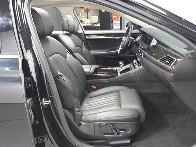 2020 Genesis G90 thumbnail 17