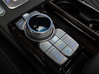 2020 Genesis G90 thumbnail 28
