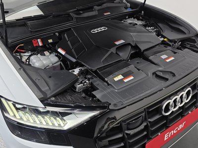 AUDI Q8 - 7
