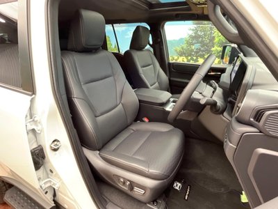 TOYOTA LAND CRUISER 250 - 7