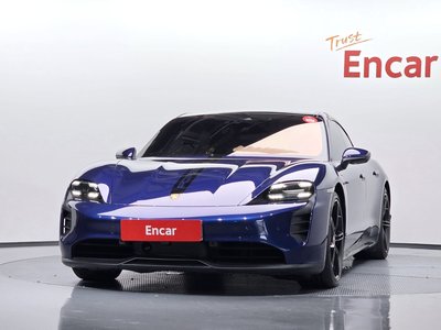 2021 Porsche TAYCAN photo 2