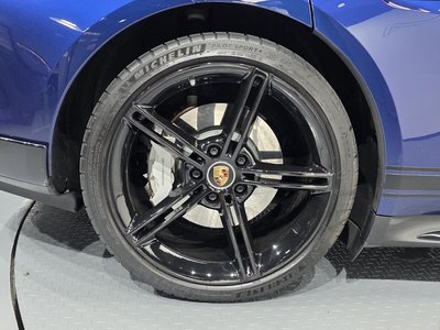 2021 Porsche TAYCAN photo 6