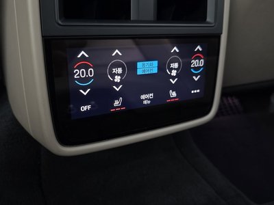 2021 Porsche TAYCAN — миниатюра 18