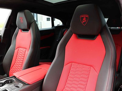 LAMBORGHINI URUS - 7