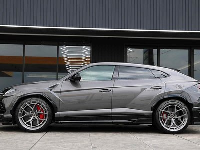 LAMBORGHINI URUS - 3
