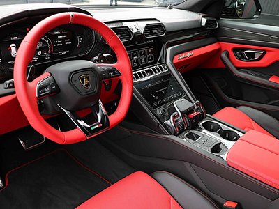 LAMBORGHINI URUS - 6