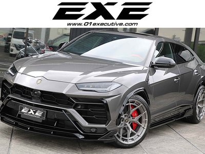 LAMBORGHINI URUS - 1