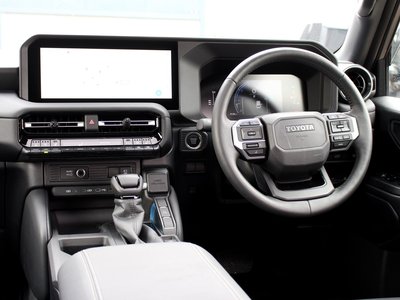 TOYOTA LAND CRUISER 250 - 7