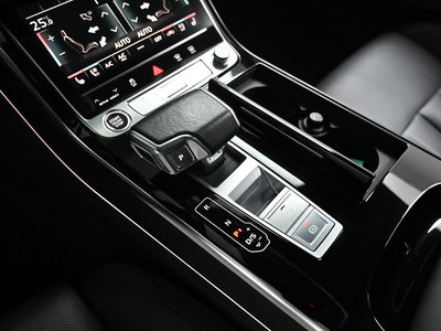 صورة 9 لـ 2023 AUDI A8