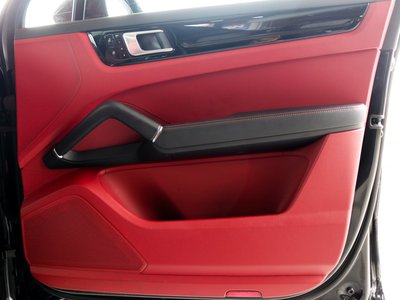 2021 Porsche CAYENNE — миниатюра 48
