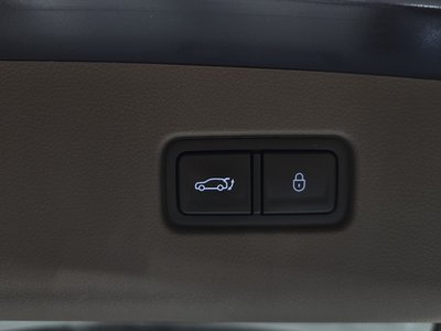 2024 Genesis GV70 thumbnail 23