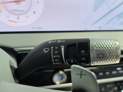 2024 Genesis GV70 thumbnail 27